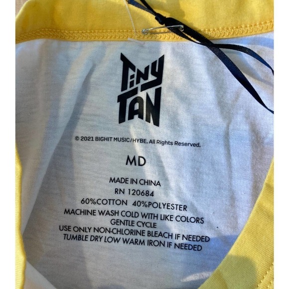 NWT Tiny Tan K-Pop Graphic T Shirt Size Medium Women’s White MSRP 29.90 - Picture 3 of 6